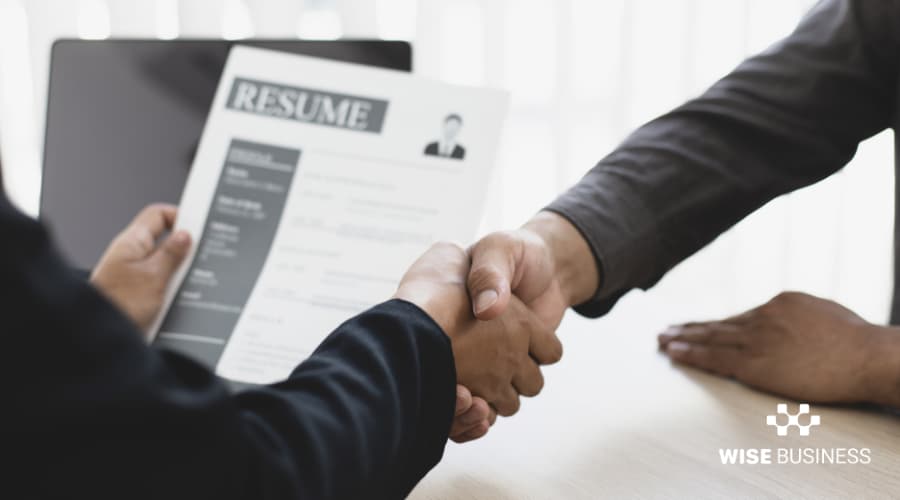 CHINH PHỤC NHÀ TUYỂN DỤNG BẰNG MẪU CV CHUYÊN NGHIỆP NHẤT NĂM 2021