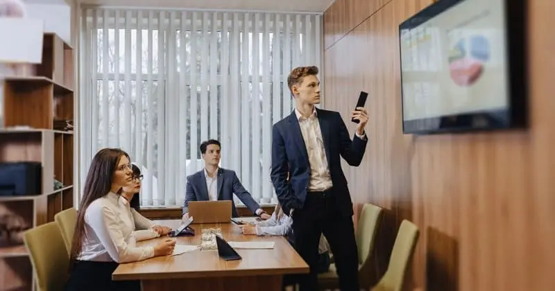 top 10 cac khoa hoc kinh doanh ngan han hot nhat 2024 66bc5ba3c8afc