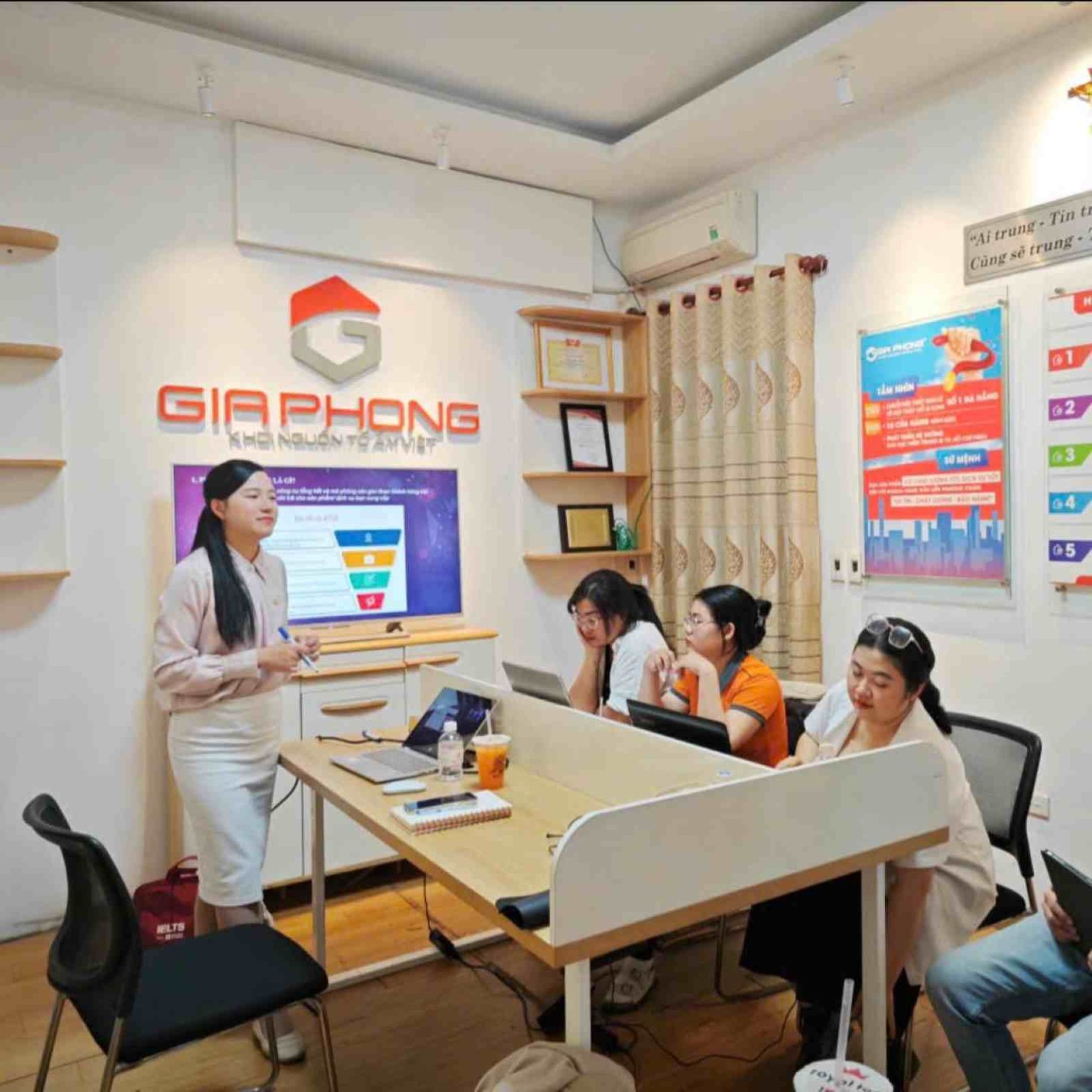 Chương trình đào tạo kỹ năng bán hàng chuyên nghiệp cho Nội thất Gia Phong