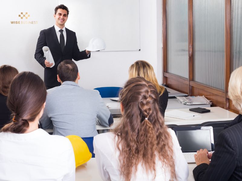 5 KHÓA ĐÀO TẠO GIÁM ĐỐC ĐIỀU HÀNH MÀ NHIỀU CEO ĐANG ÂM THẦM THEO HỌC